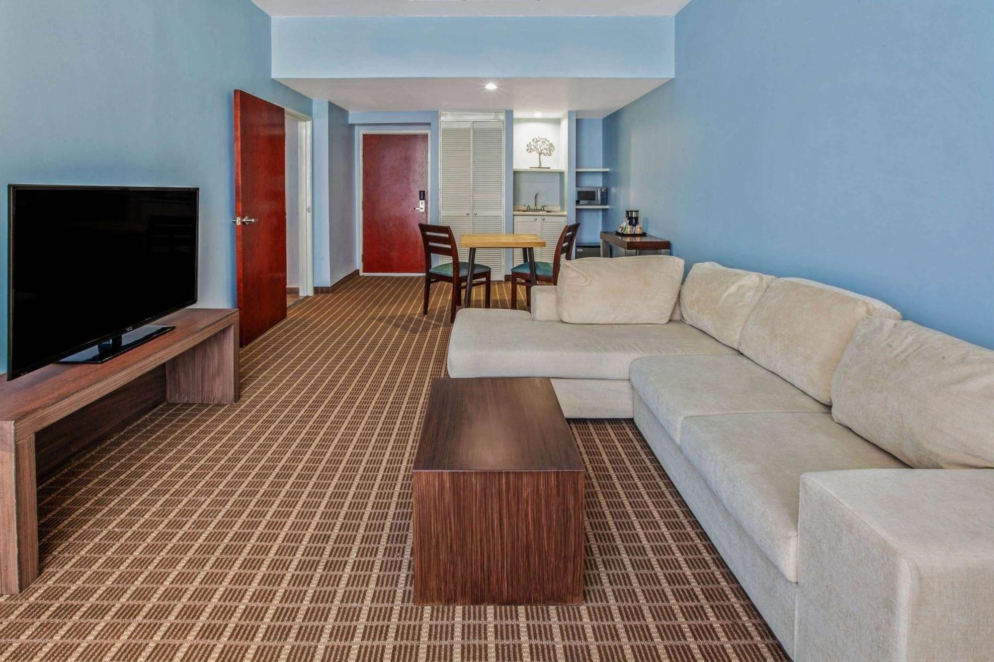 Chn Hotel Monterrey Norte, Trademark Collection By Wyndham Luaran gambar