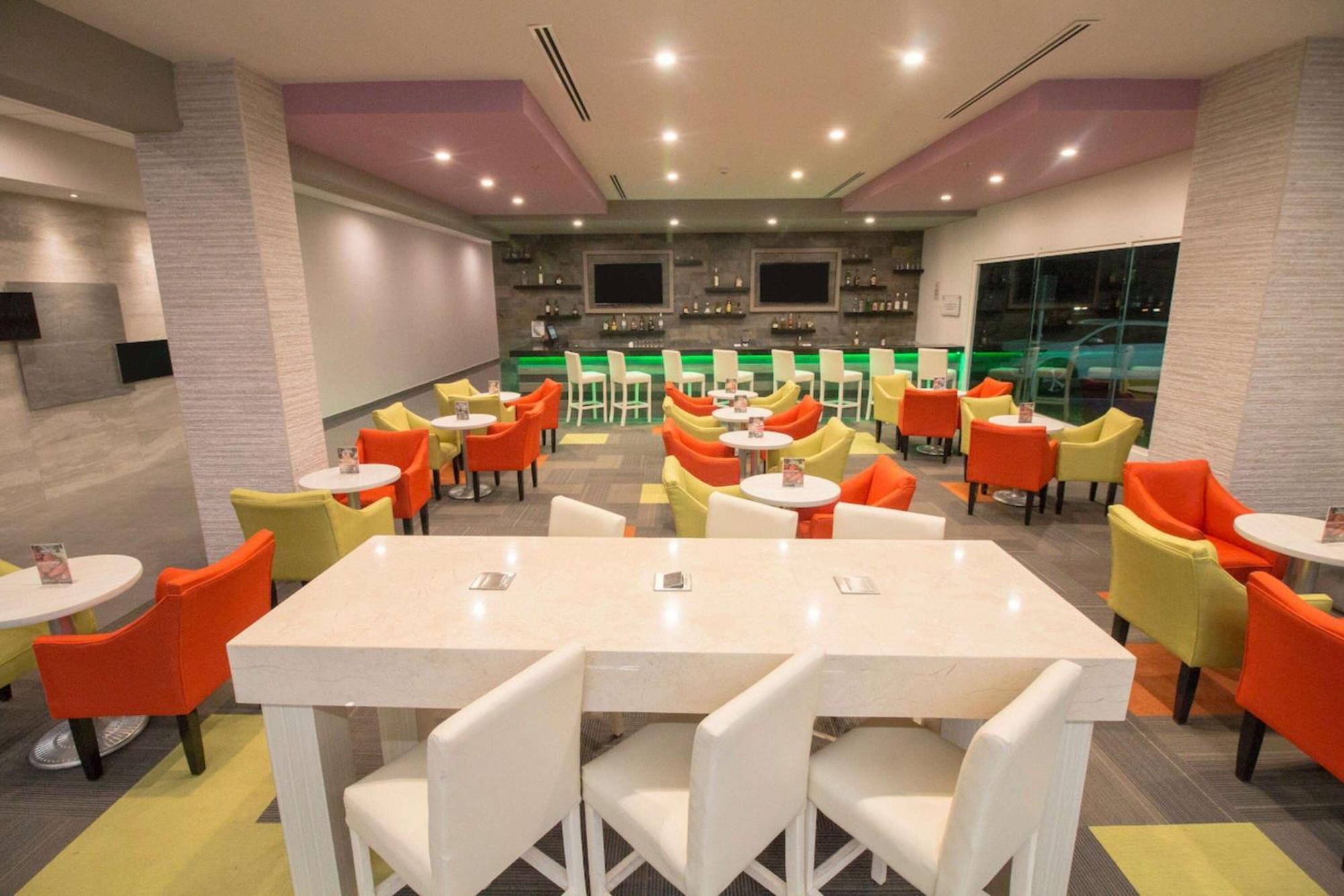 Chn Hotel Monterrey Norte, Trademark Collection By Wyndham Luaran gambar